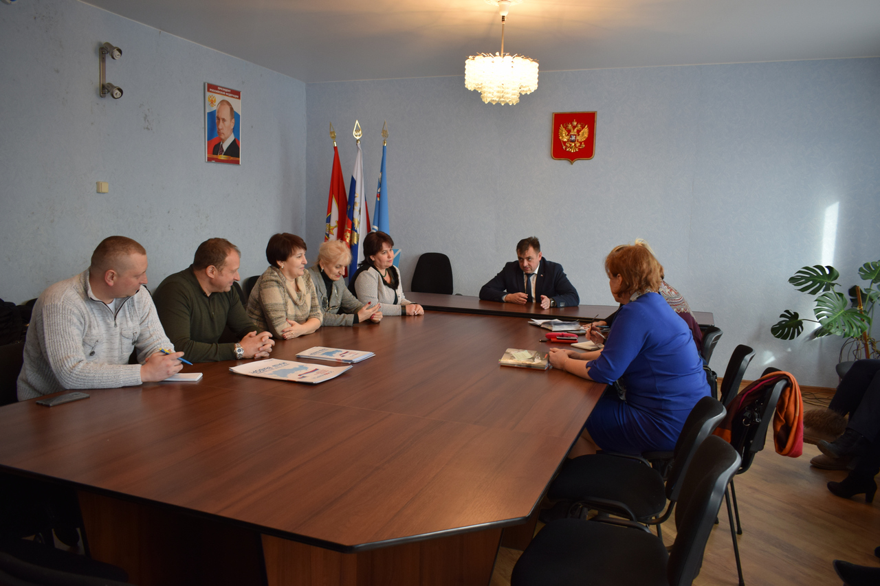 vstrecha predstaviteley departamenta obrazovaniya g sevastopolya s zhitelyami kMO 01 web 01