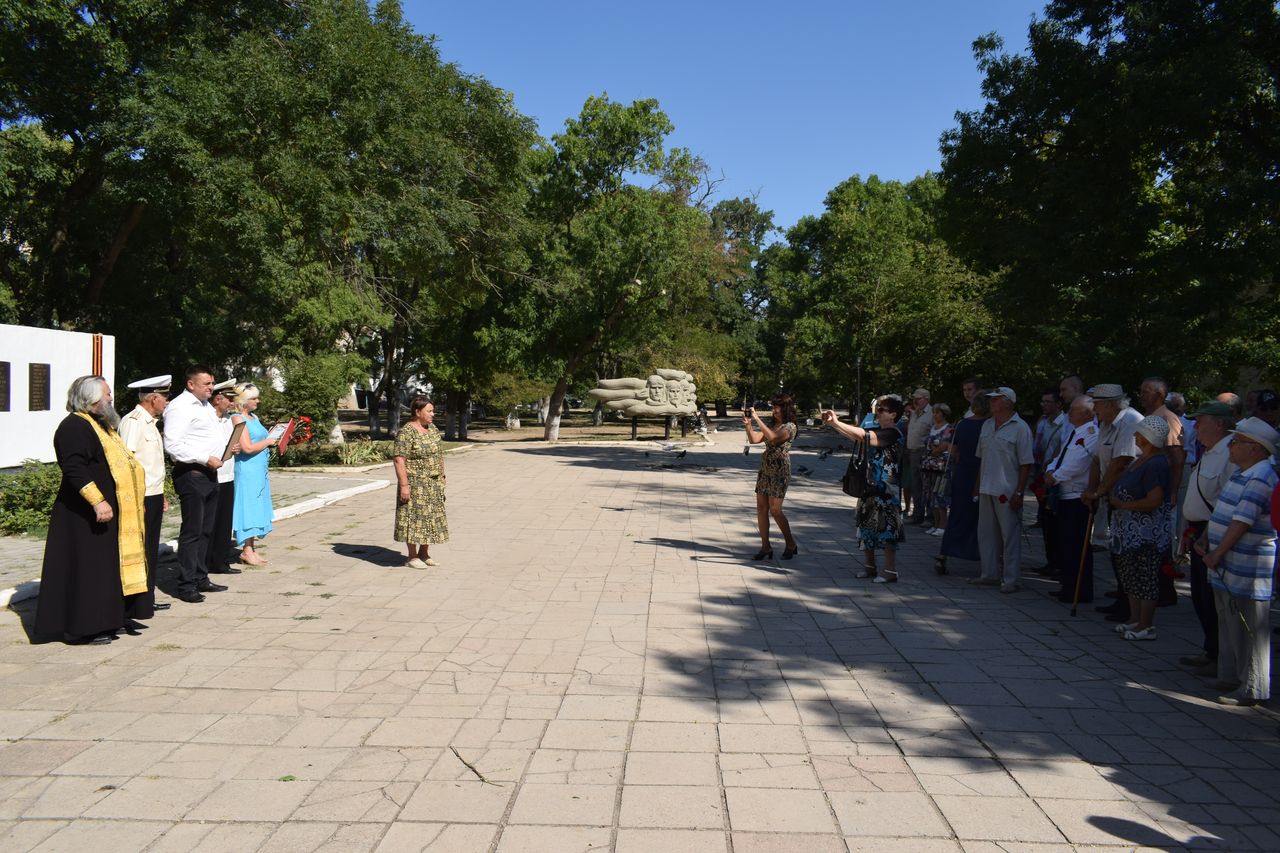 miting po sluchaju otkrytiya obnovlennoj memorialnoj doski web 01