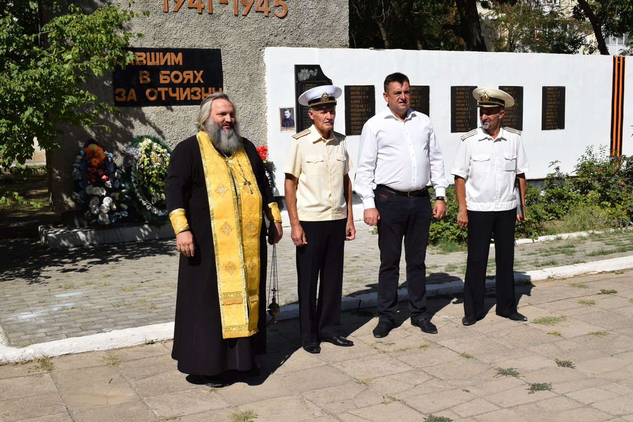 miting po sluchaju otkrytiya obnovlennoj memorialnoj doski web 01