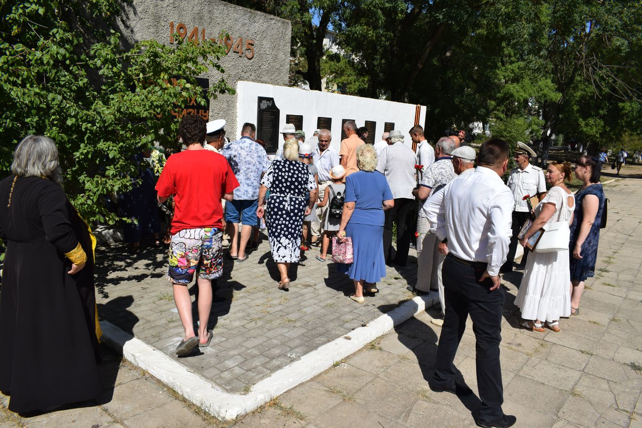 miting po sluchaju otkrytiya obnovlennoj memorialnoj doski web 01