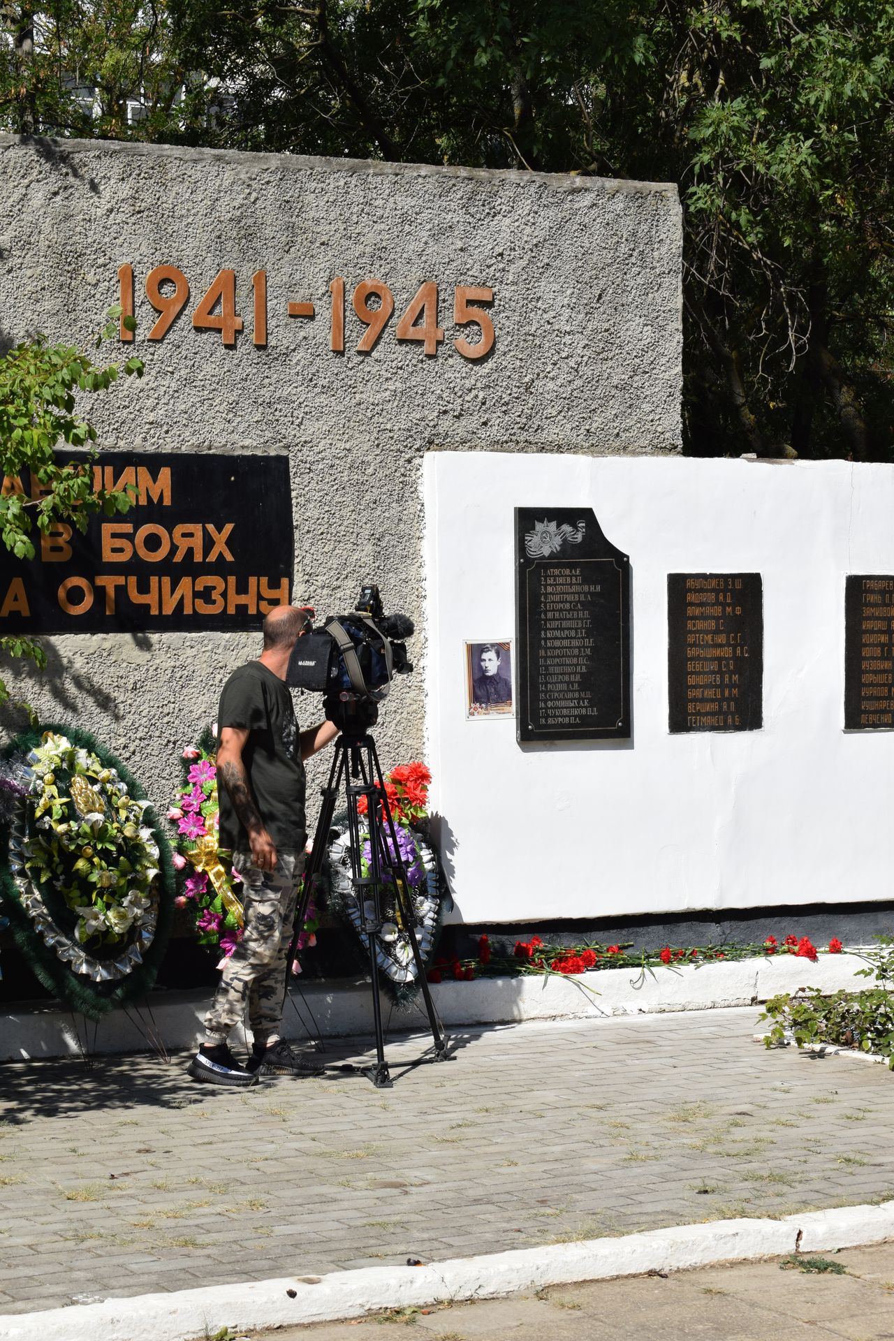 miting po sluchaju otkrytiya obnovlennoj memorialnoj doski web 01