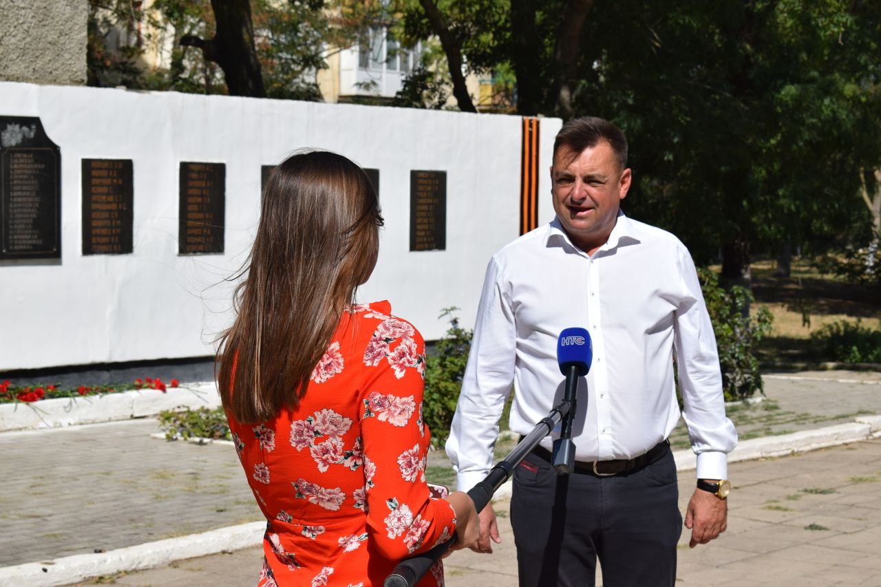 miting po sluchaju otkrytiya obnovlennoj memorialnoj doski web 01