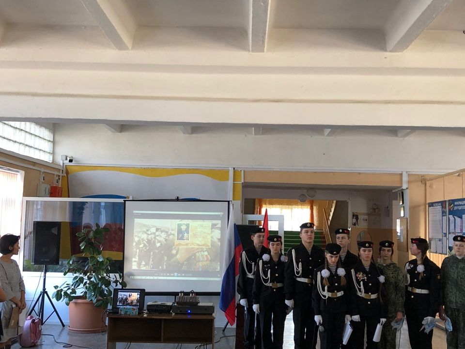 torzhestvennaya linejka posvyashjonnaya akcii Derevo imeni 01