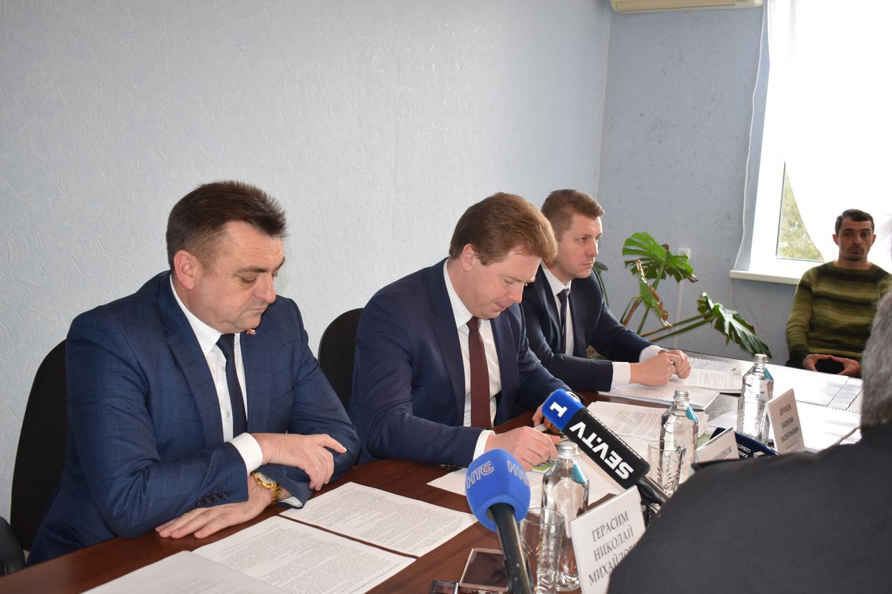gubernator Sevastopolya s rabochim vizitom parki rekonstrukciya 1