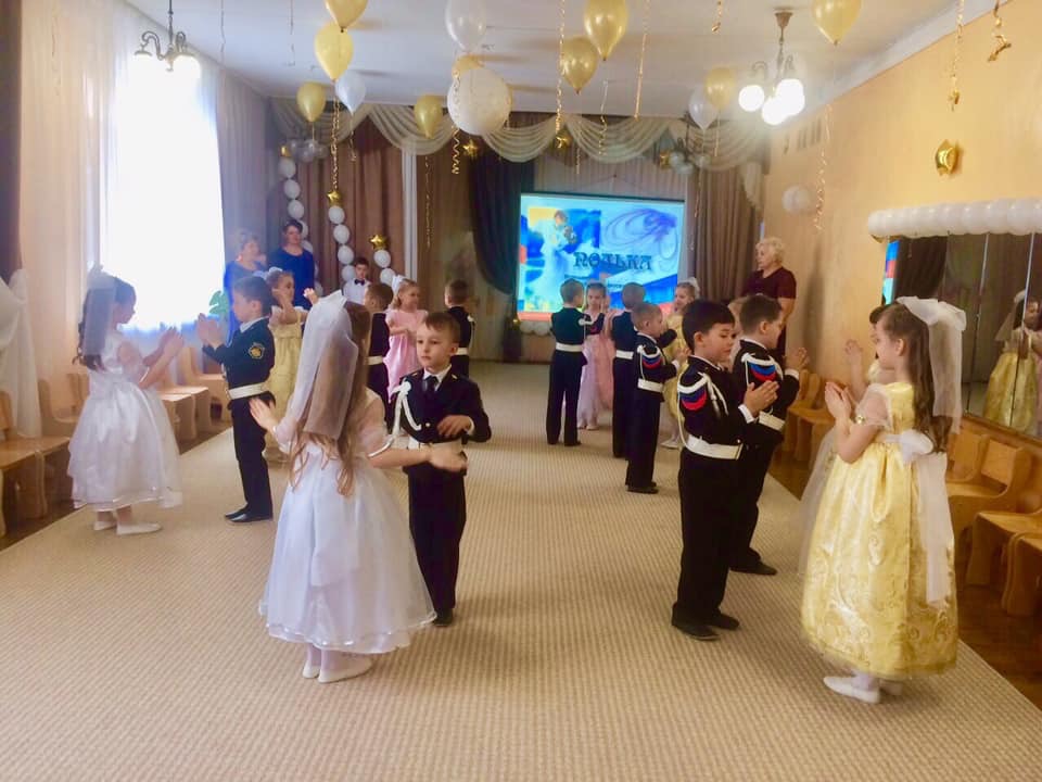 kachinskiy kadetskiy bal 01