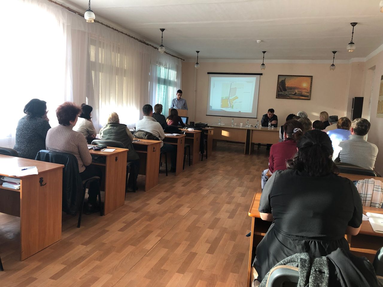 Publichnye slushaniya po proektu planirovaniya i mezhevaniya territorii s.Poljushko 01