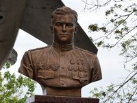 Logo Torzhestvennaya ceremoniya otkrytiya pamyatnika dvazhdy Geroju Sovetskogo Sojuza Amet Han Sultanu