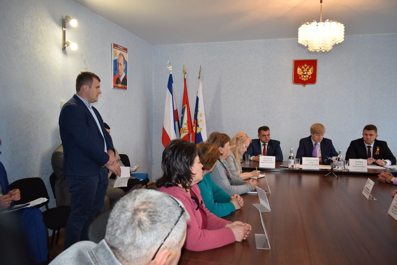 Torzhestvennaya ceremoniya otkrytiya pamyatnika dvazhdy Geroju Sovetskogo Sojuza Amet Han Sultanu 01