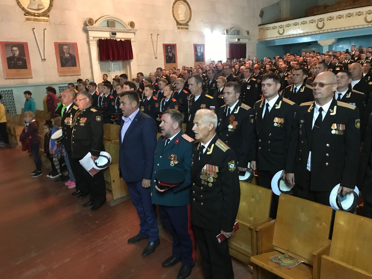 Prazdnichnyj koncert posvyashjonnyj 9 maya 01