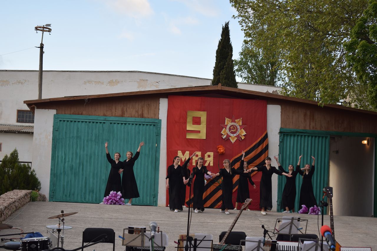 Tradicionnoe fakelnoe shestvie 01