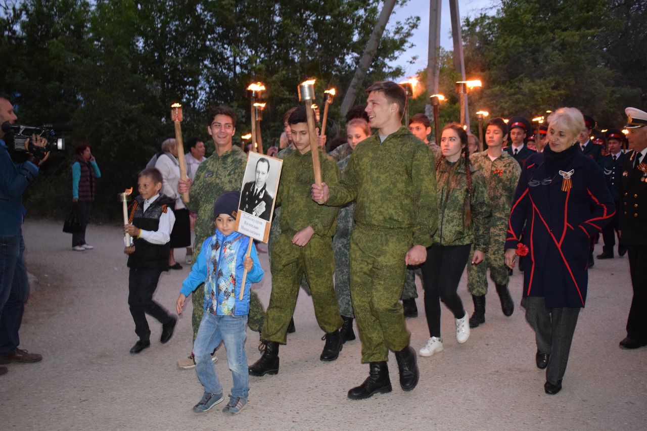 Tradicionnoe fakelnoe shestvie 01