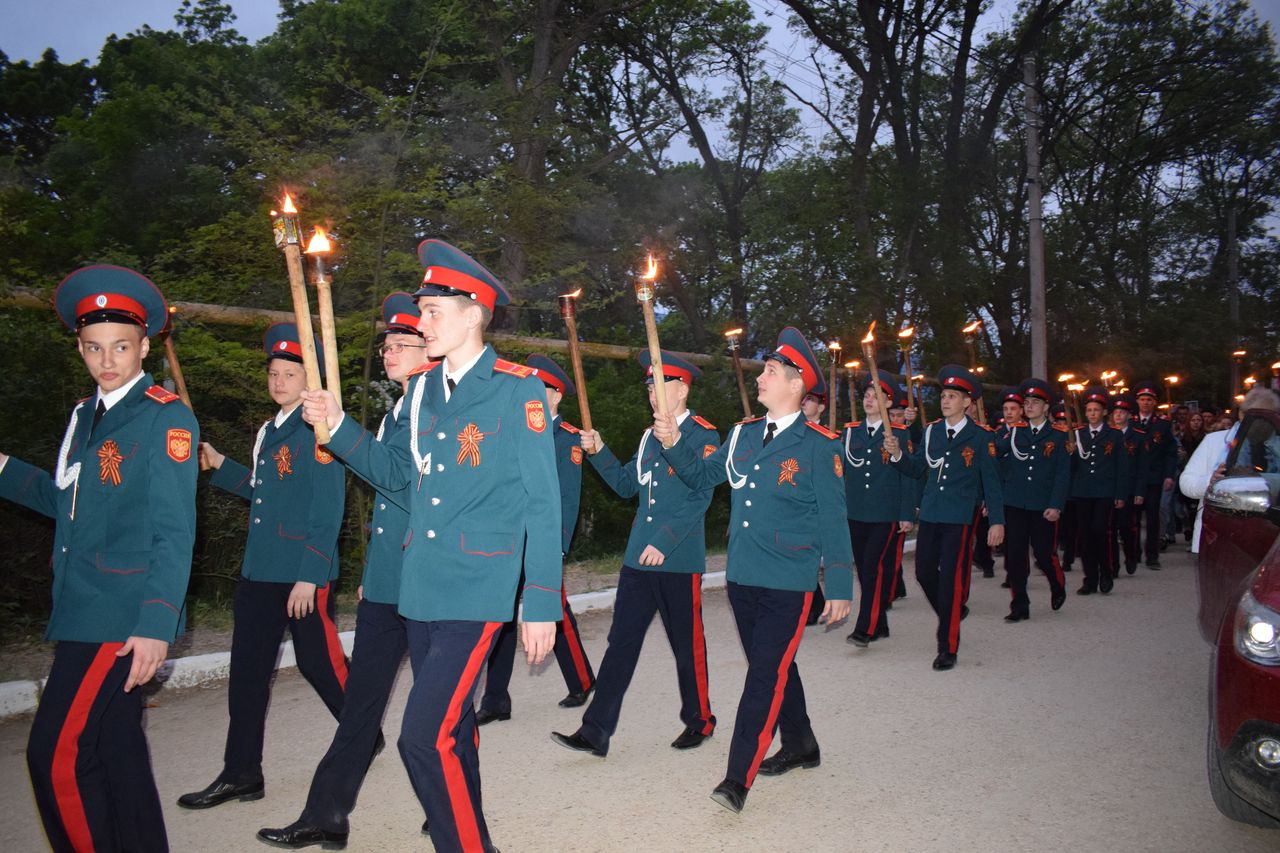 Tradicionnoe fakelnoe shestvie 01