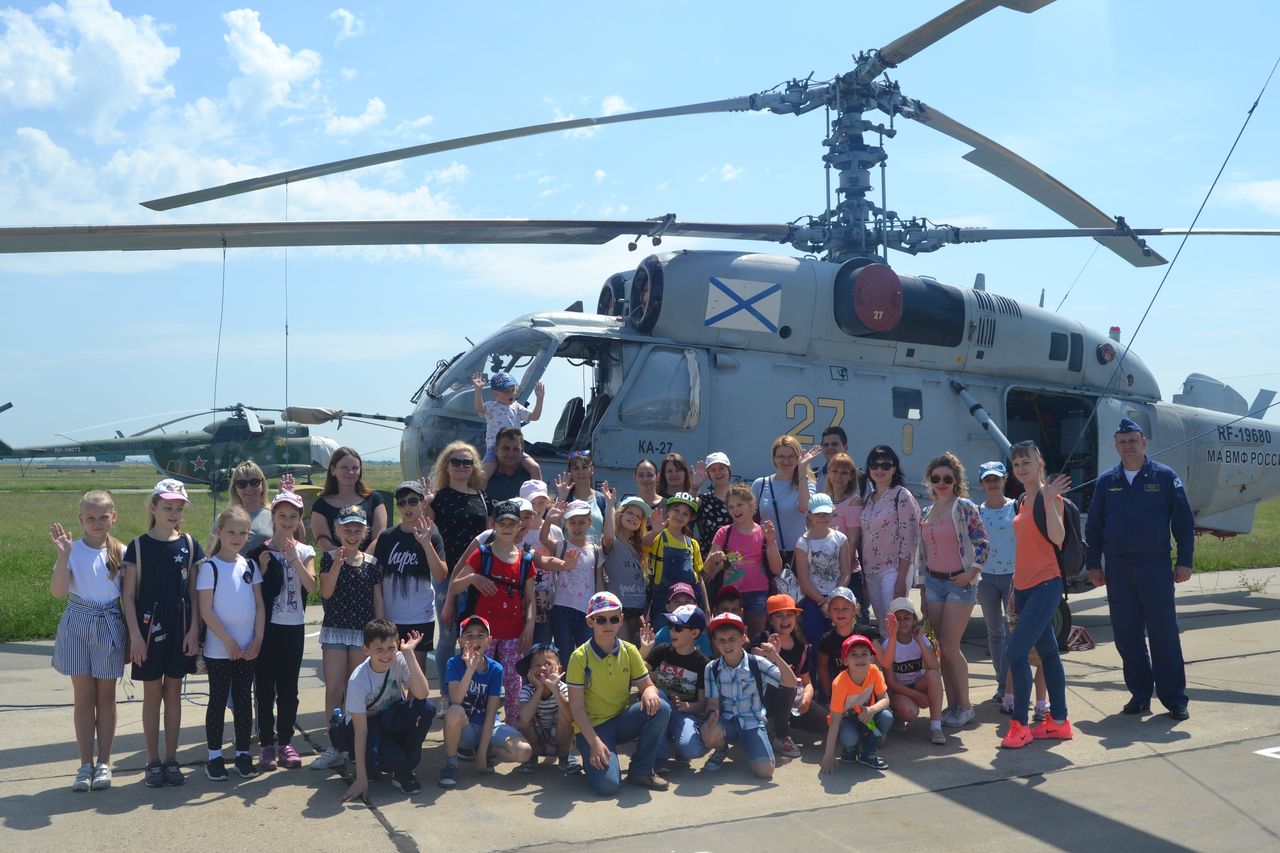 Glava VMO provjol jekskursiju so shkolnikami 01