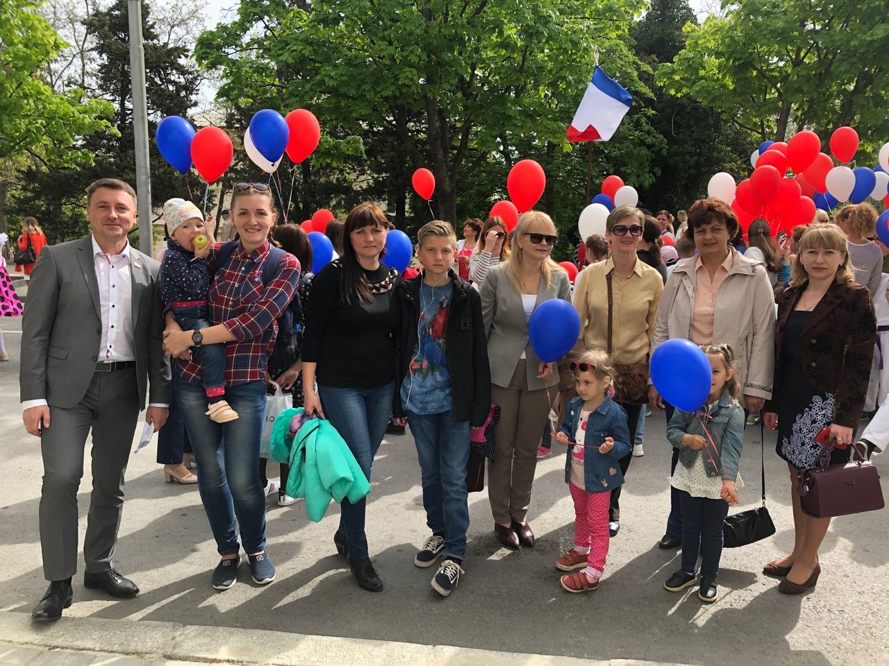 torzhestvennyj miting posvyashjonnyj 1 maya 01