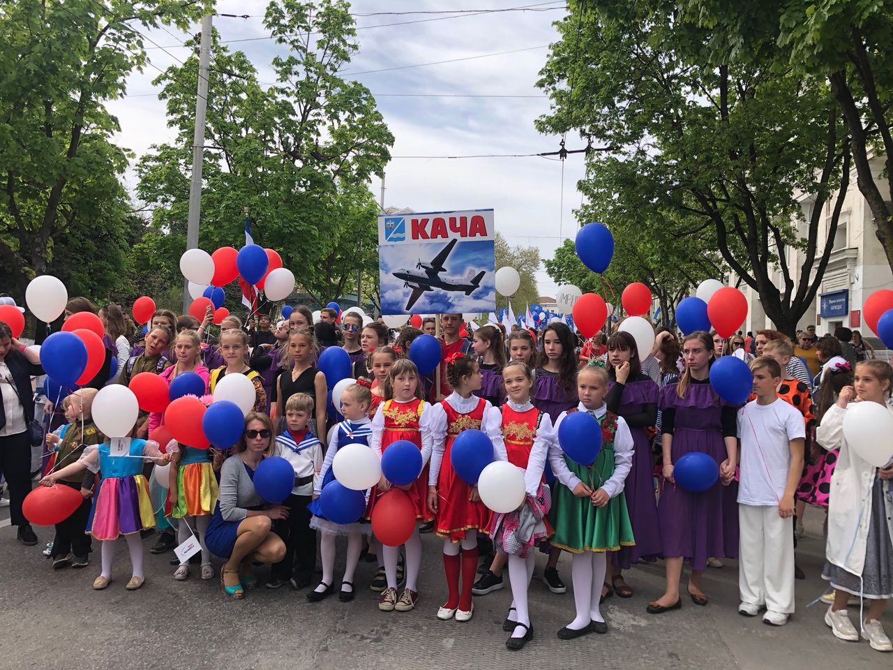 torzhestvennyj miting posvyashjonnyj 1 maya 01
