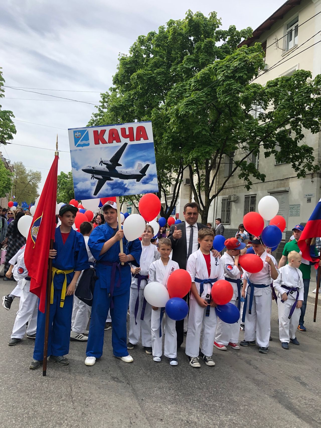torzhestvennyj miting posvyashjonnyj 1 maya 01