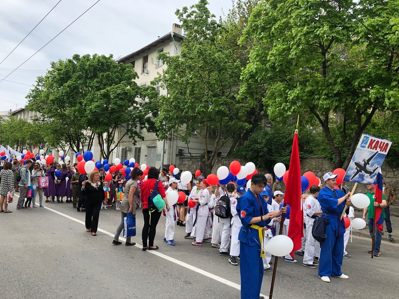 torzhestvennyj miting posvyashjonnyj 1 maya 01