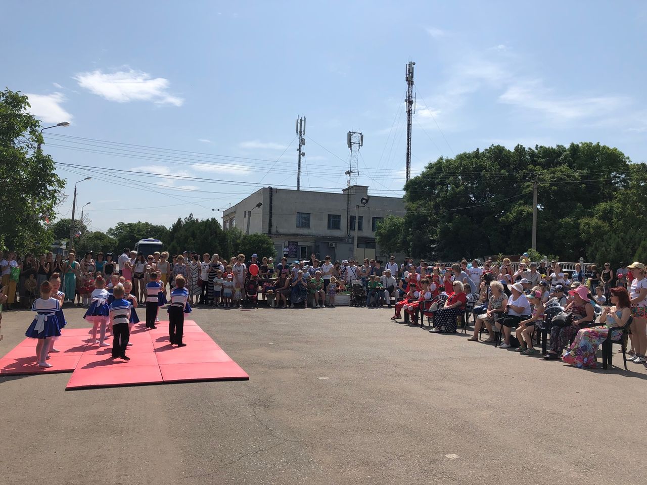 Prazdnichnyj koncert posvyashjonnyj Dnju Rossii 01