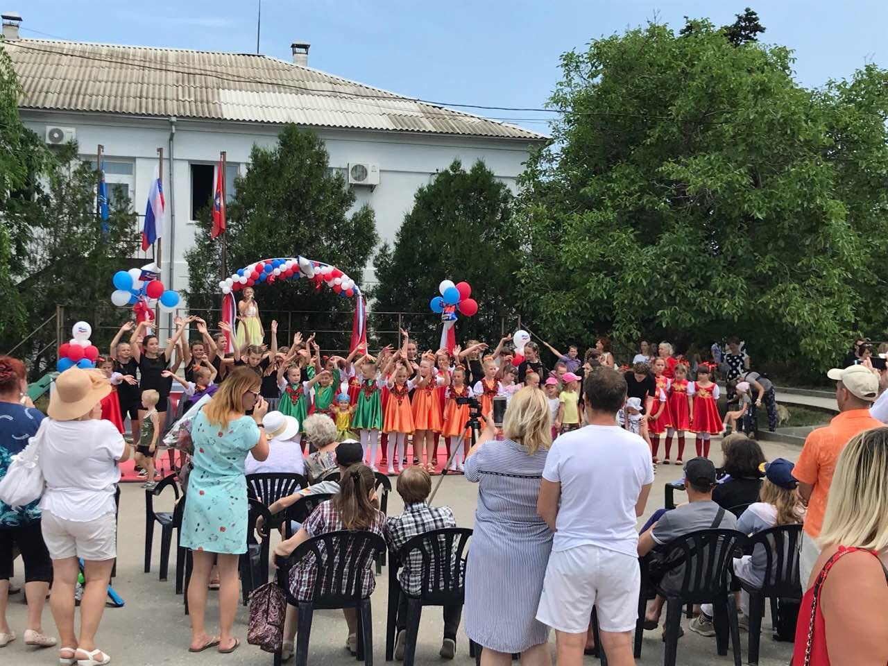 Prazdnichnyj koncert posvyashjonnyj Dnju Rossii 01