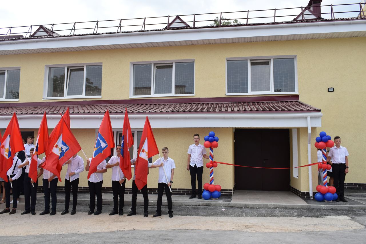 V shkole № 13 torzhestvenno otkryli sportivnyj zal 01