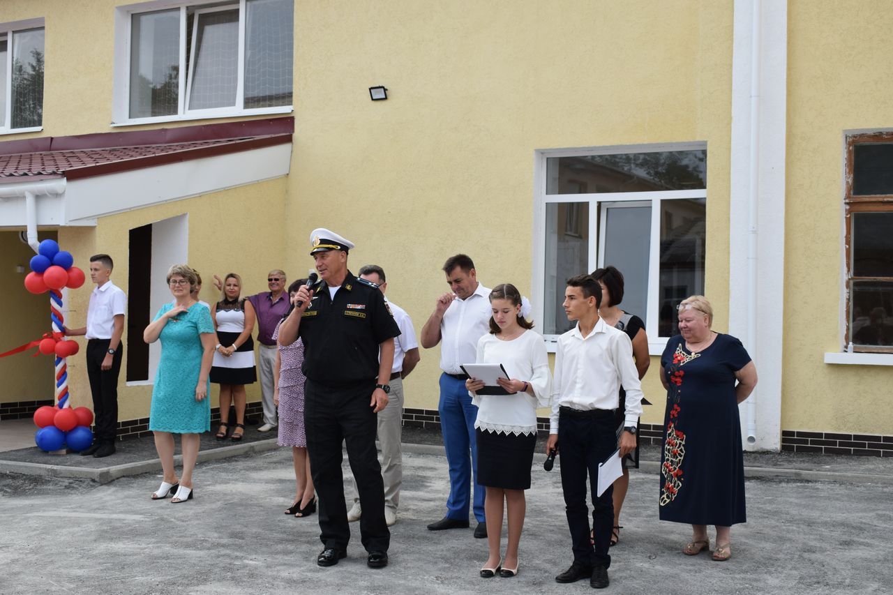 V shkole № 13 torzhestvenno otkryli sportivnyj zal 01