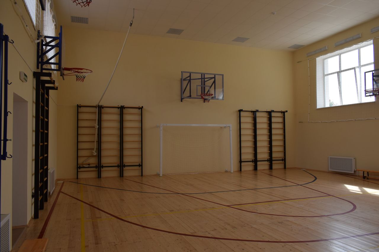 V shkole № 13 torzhestvenno otkryli sportivnyj zal 01