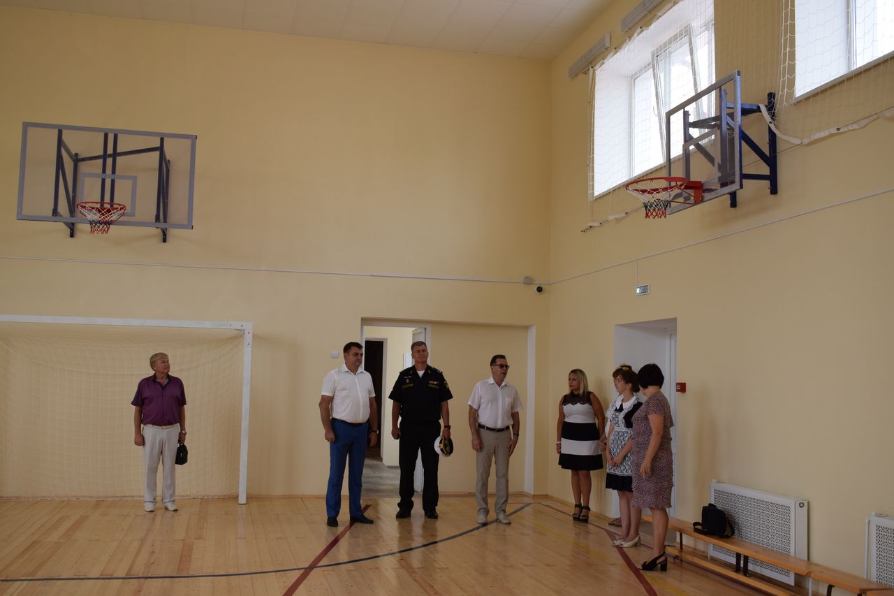 V shkole № 13 torzhestvenno otkryli sportivnyj zal 01