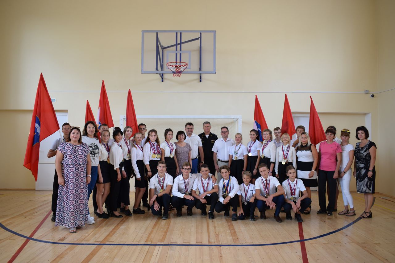 V shkole № 13 torzhestvenno otkryli sportivnyj zal 01