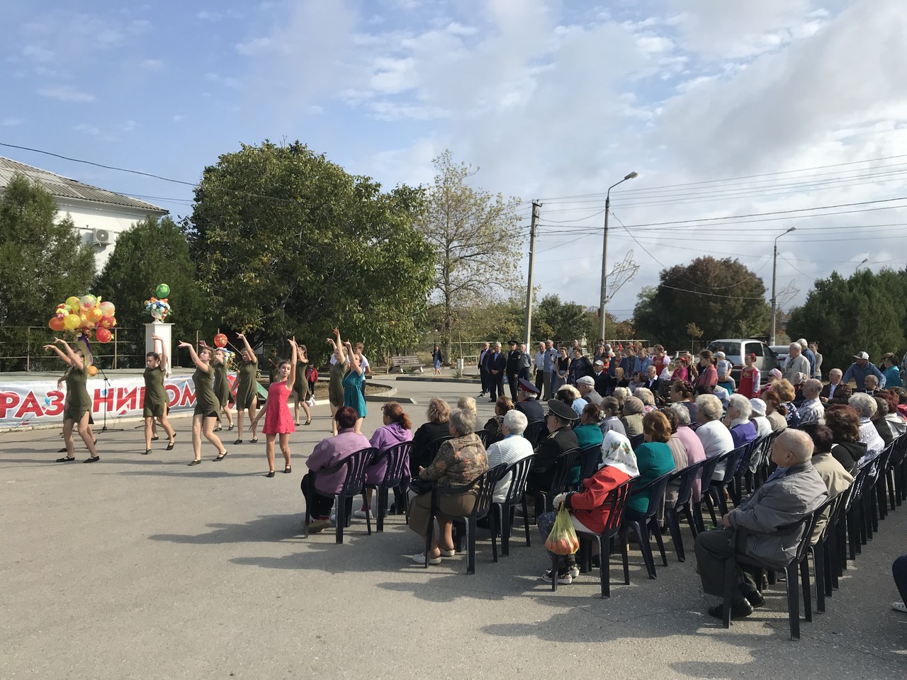 Prazdnichnyj koncert Den pozhilogo cheloveka 01