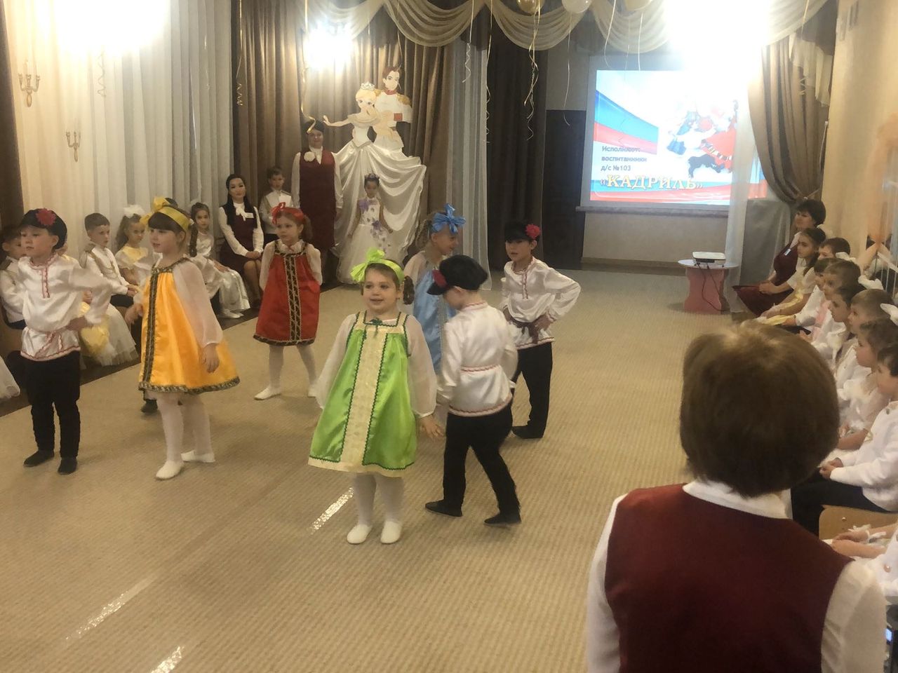 v detskom sadu №103, v preddverii 23 fevralya, sostoyalsya kadetskij bal 1