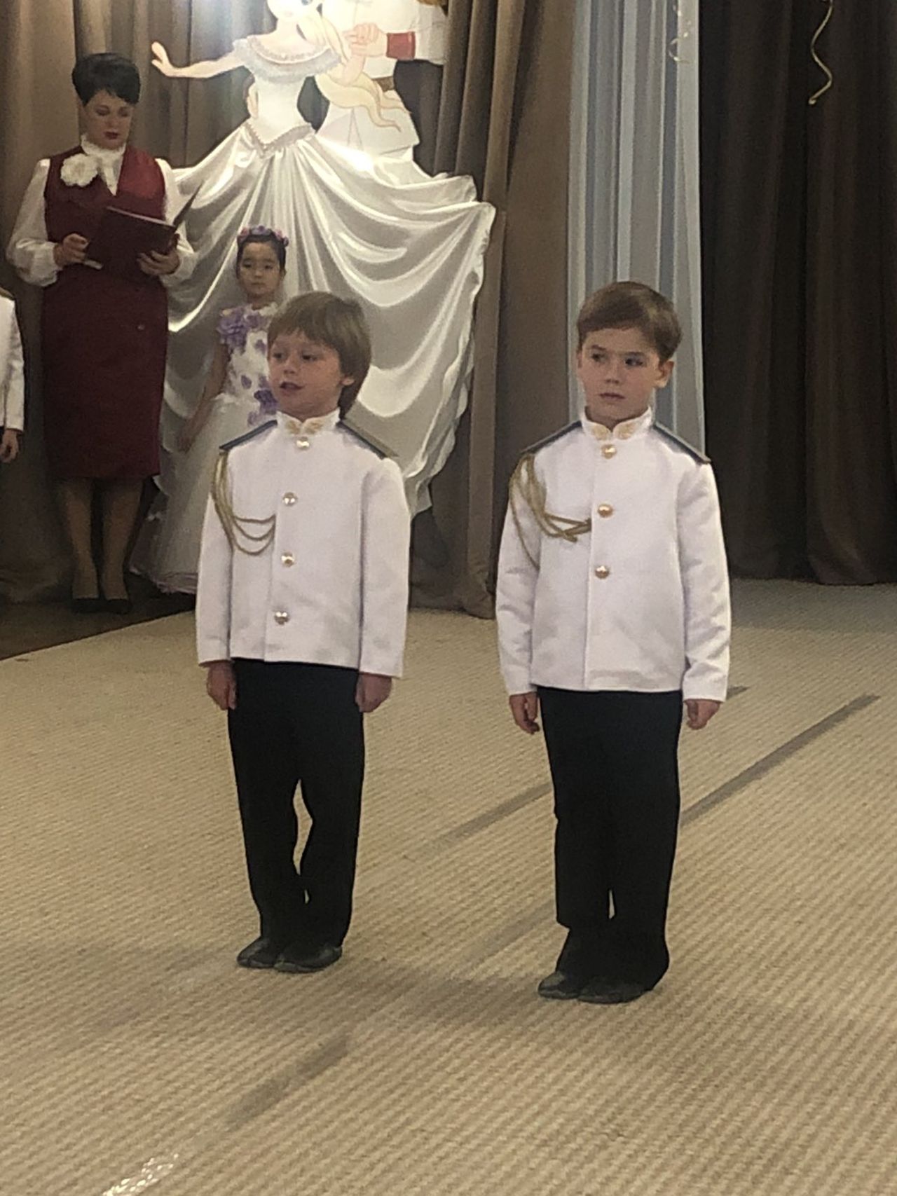 v detskom sadu №103, v preddverii 23 fevralya, sostoyalsya kadetskij bal 1