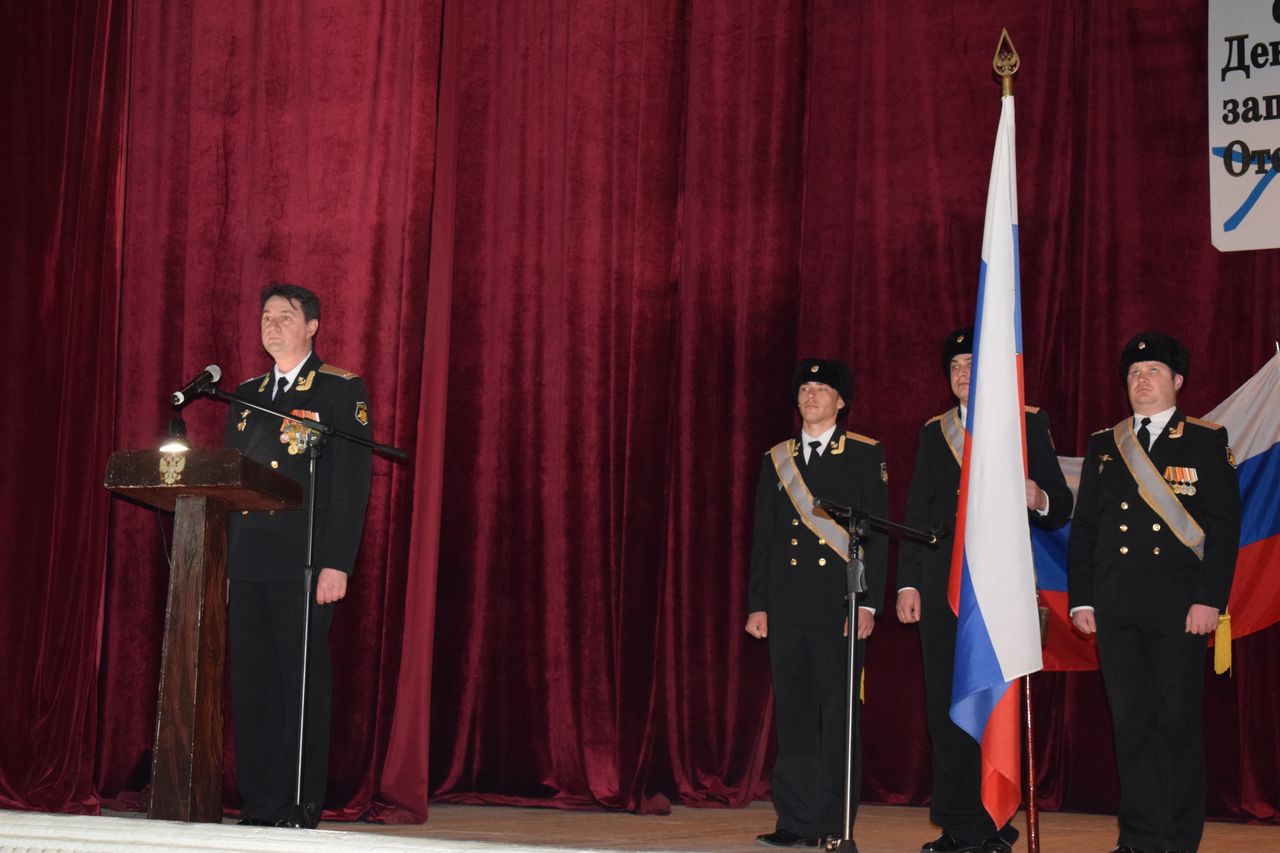 torzhestvennyj miting posvyashennyj 23 fevralya 01