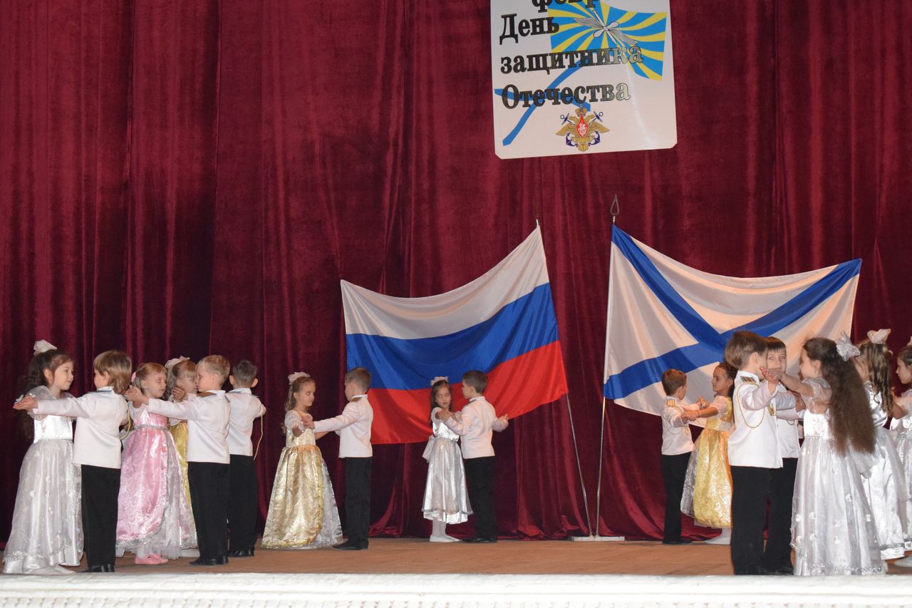 torzhestvennyj miting posvyashennyj 23 fevralya 01