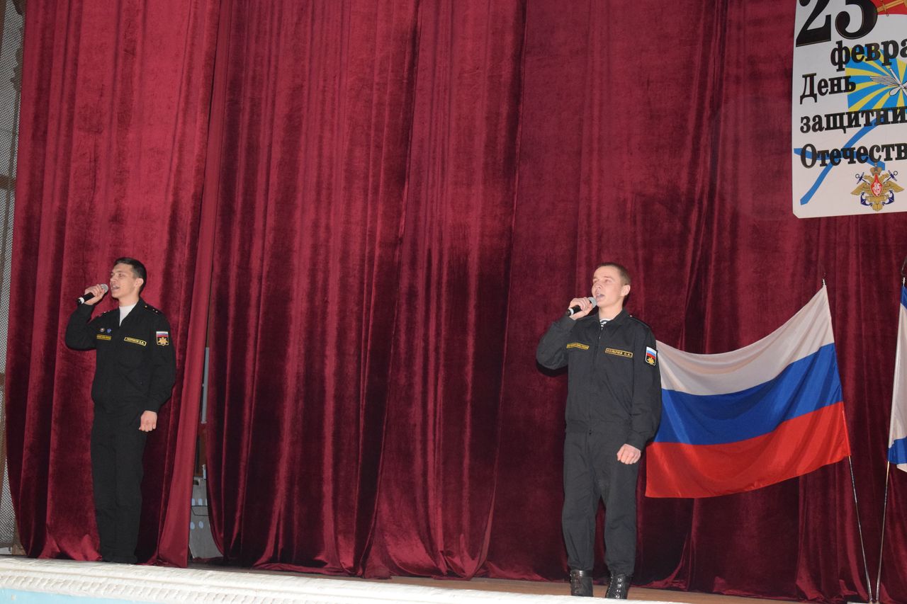 torzhestvennyj miting posvyashennyj 23 fevralya 01