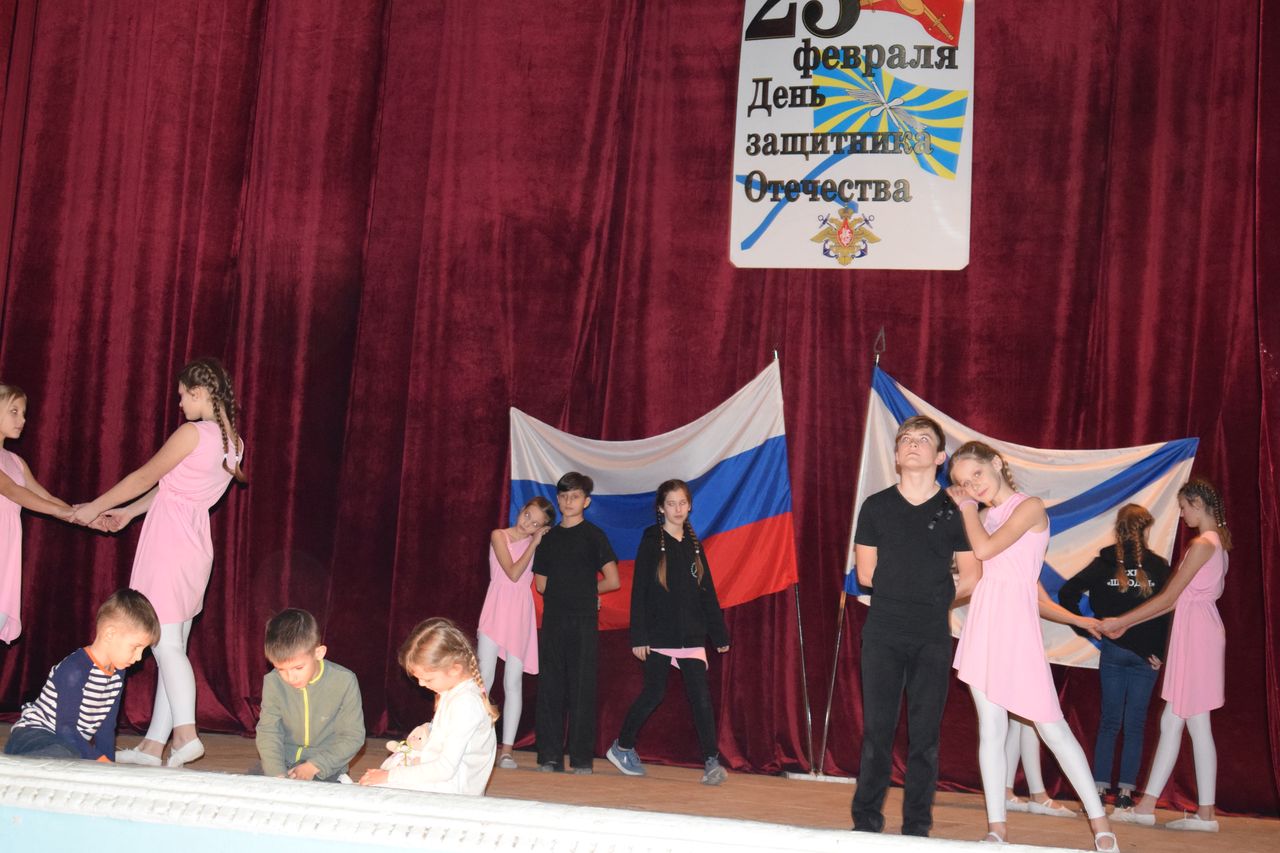 torzhestvennyj miting posvyashennyj 23 fevralya 01