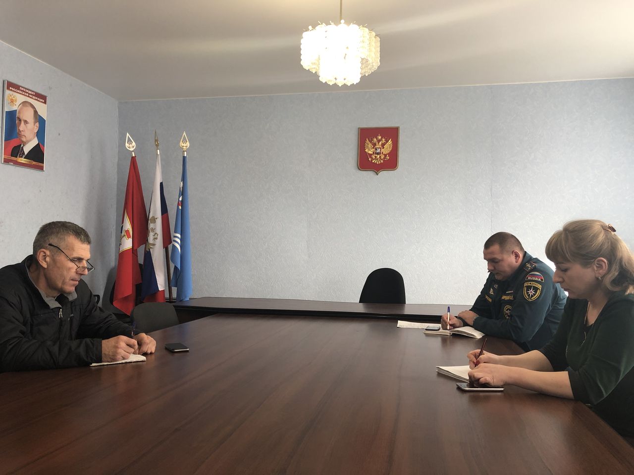 sotrudniki mchs provel profilakticheskuju besedu po pozharnoj bezopasnosti 01
