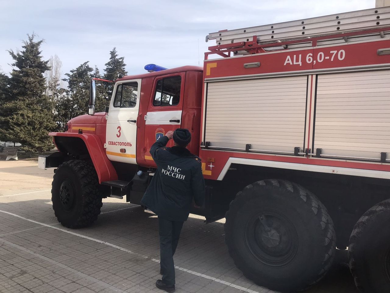 v sosh №46 proshli pokazatelnye vystupleniya pozharnyh 01