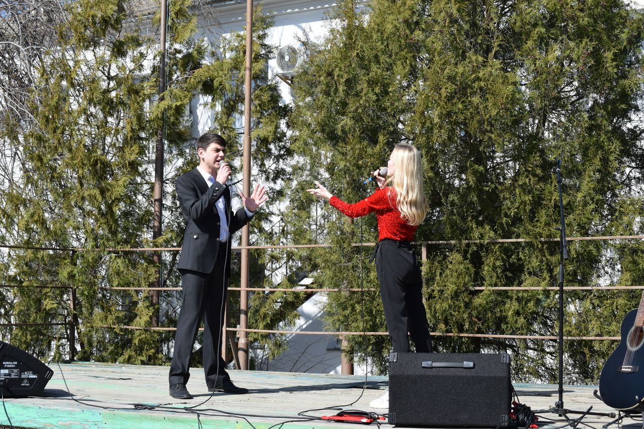 proshel prazdnichnyj koncert v chest mezhdunarodnogo zhenskogo dnya 8 marta 01