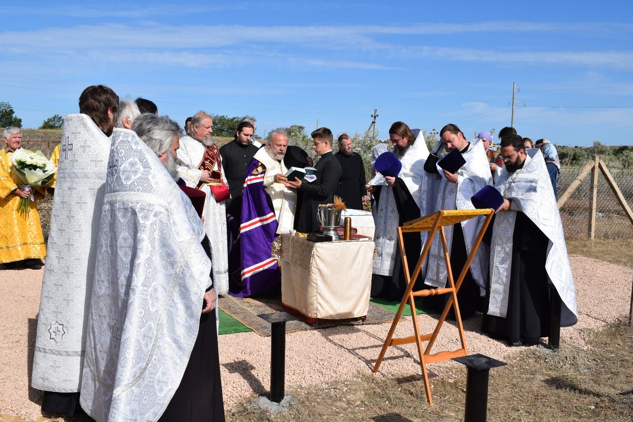 zakladka pervogo kamnya dlya stroitelstva hrama 01