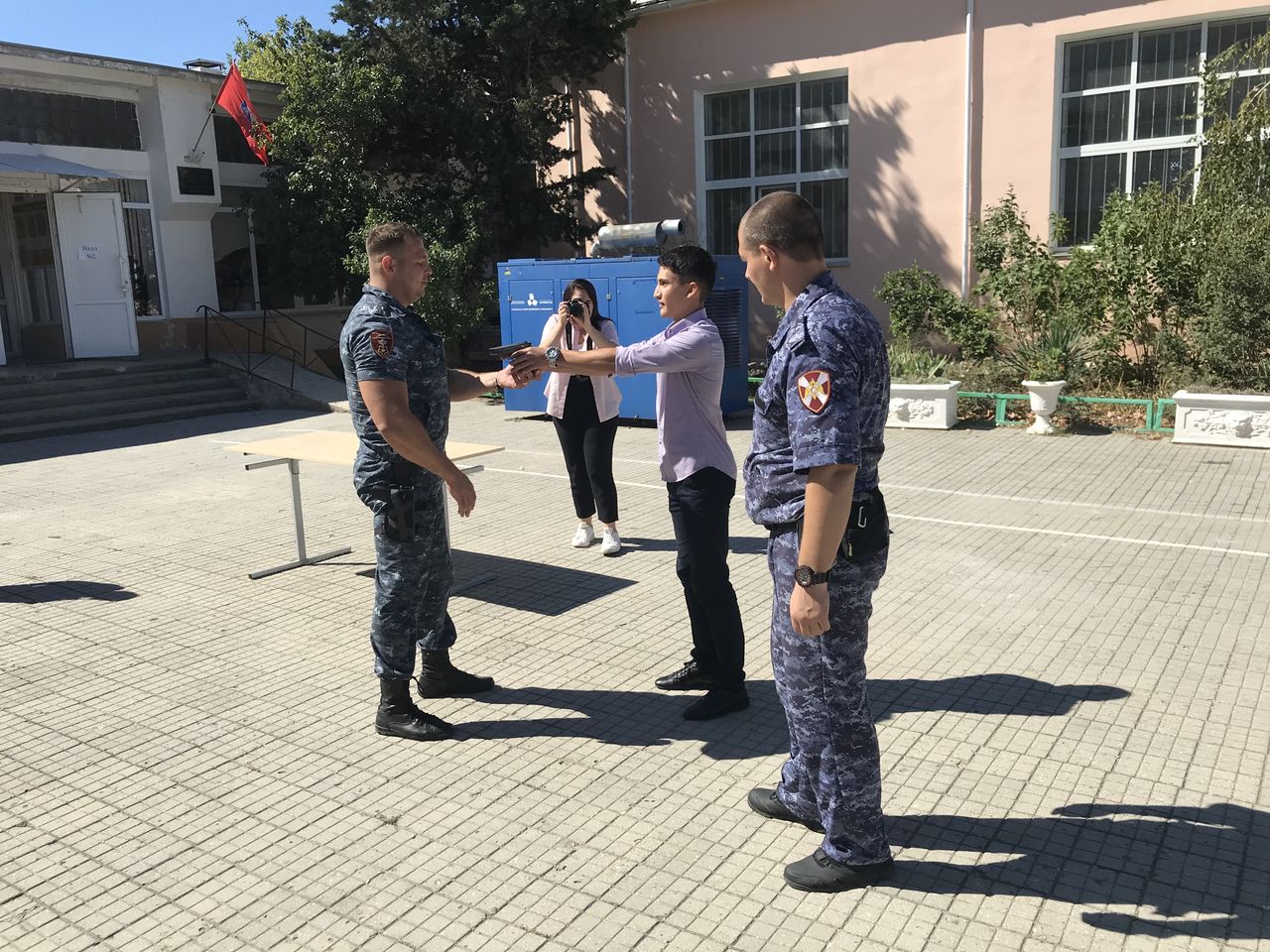 pokazatelnyj urok lekciya v shkolah s glavnym upravleniem rosgvardii po respublike krym i gorodu sevastopolju. 01