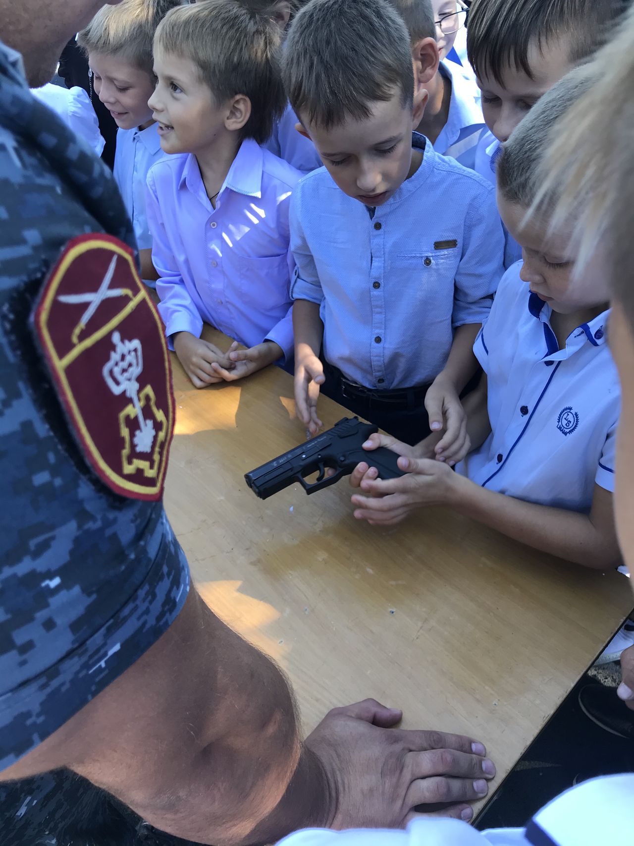 pokazatelnyj urok lekciya v shkolah s glavnym upravleniem rosgvardii po respublike krym i gorodu sevastopolju. 01