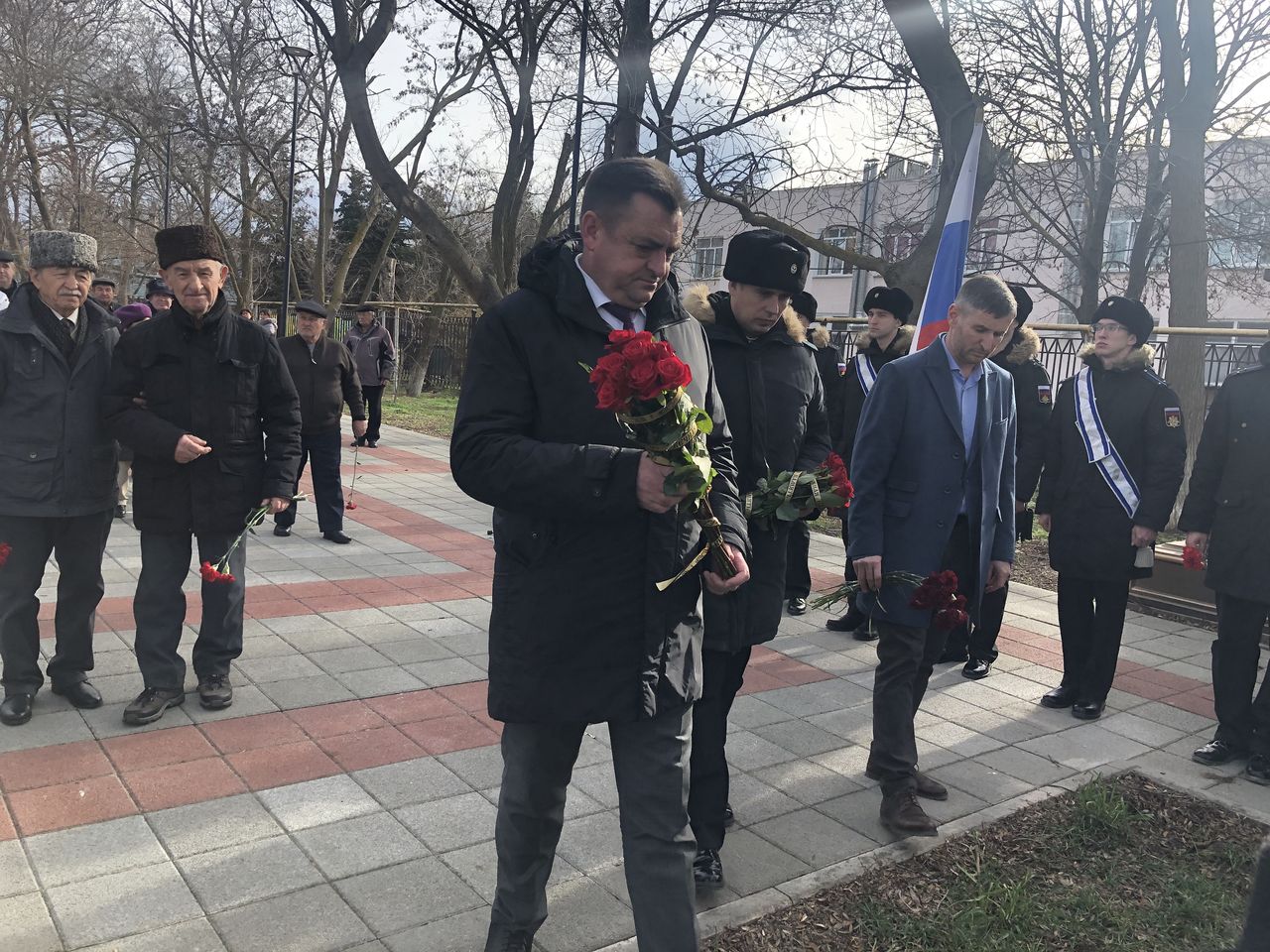 torzhestvennyj miting rekviem posvyashjonnyj pamyati dvazhdy geroya sovetskogo sojuza amet han sultana01
