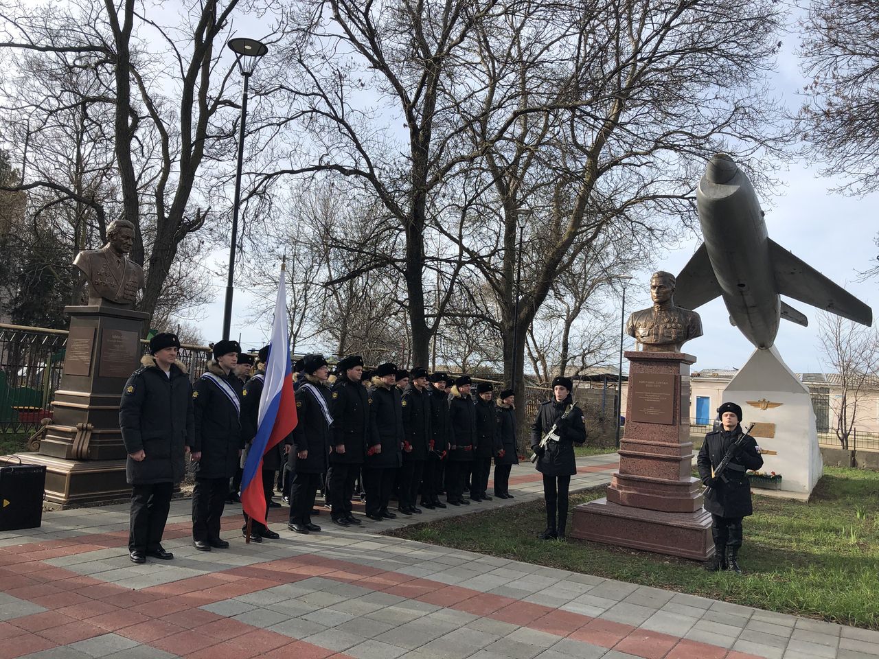 torzhestvennyj miting rekviem posvyashjonnyj pamyati dvazhdy geroya sovetskogo sojuza amet han sultana01