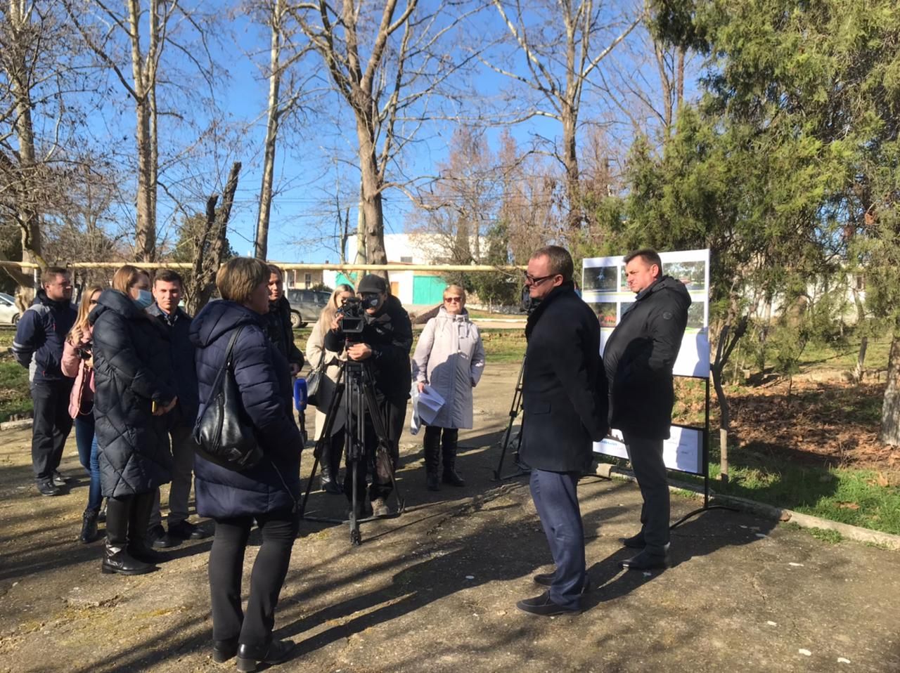 sostoyalas vstrecha po povodu rekonstrukcii skvera im.p. osipenko 01