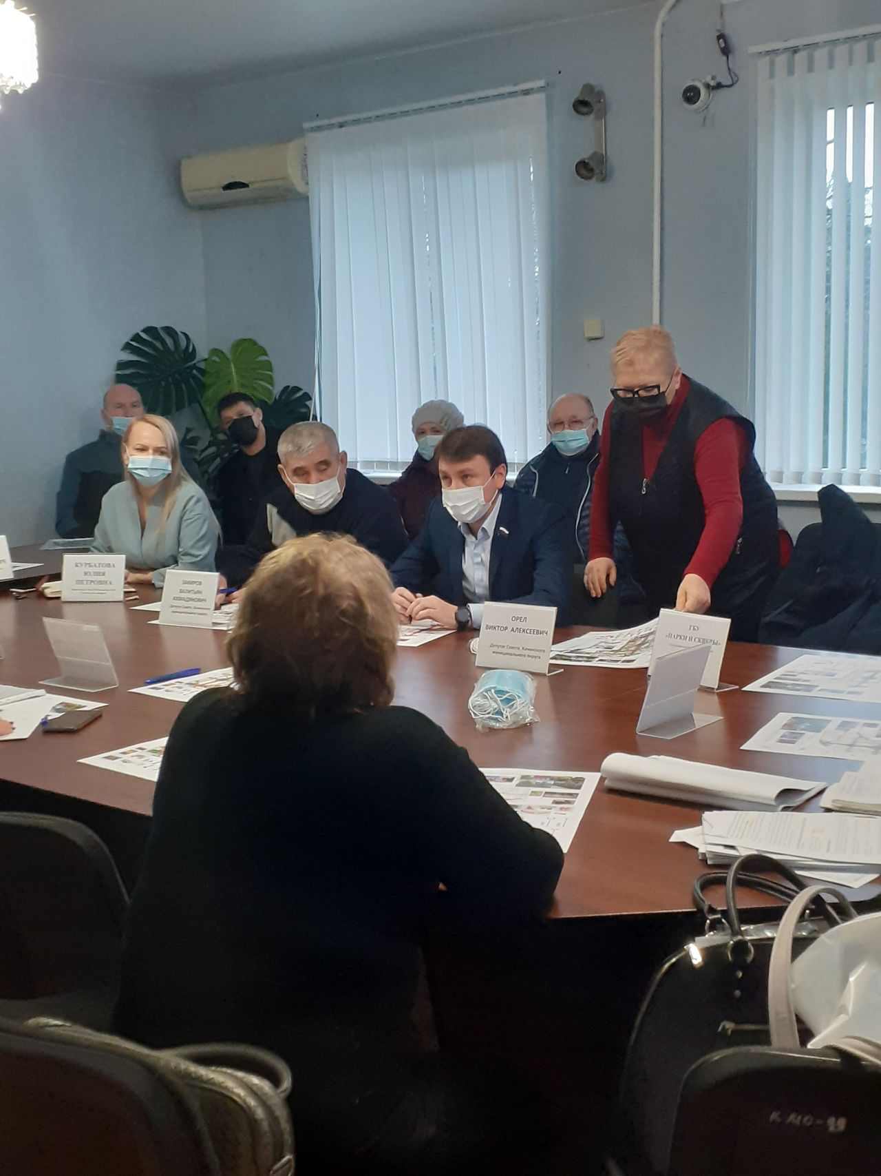 sostoyalas vstrecha s zhitelyami po voprosu soglasovaniya rekonstrukcii parka im.p.osipenko 01