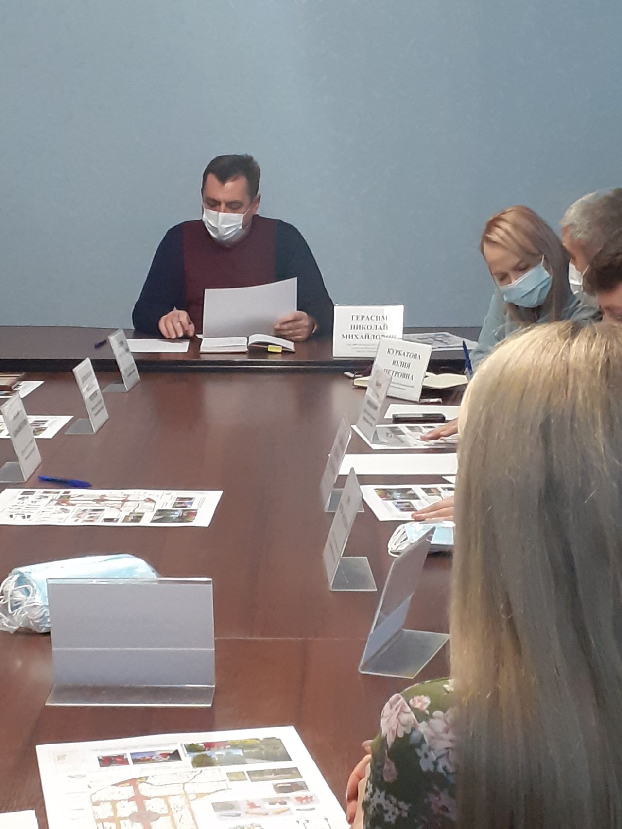 sostoyalas vstrecha s zhitelyami po voprosu soglasovaniya rekonstrukcii parka im.p.osipenko 01