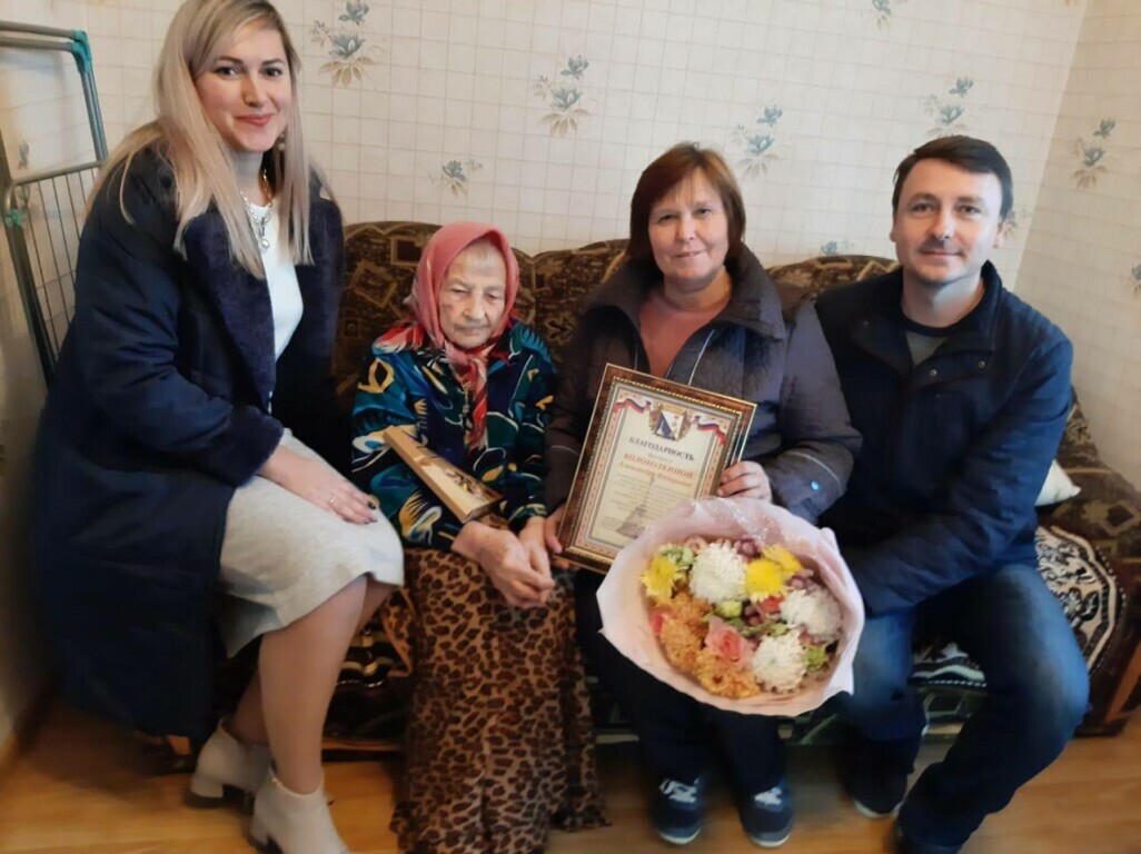 95-letnij-yubilej-zhitelnitsy-sela-vishnevoe_01